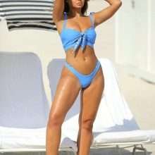 Sofia Jamora en maillot de bain à Miami Beach