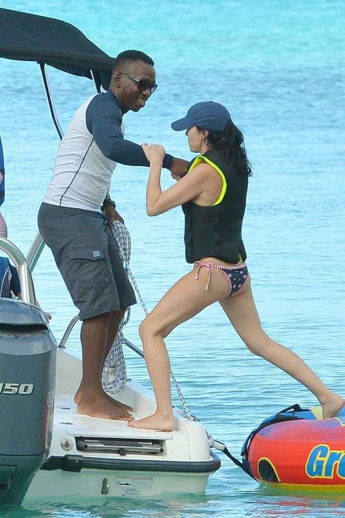 Andrea Corr toujours en bikini à La Barbade