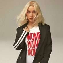 Christina Aguilera pose dans Cosmopolitan Magazine