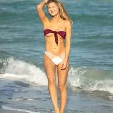Joy Corrigan dans bikini moulant à Miami