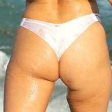 Joy Corrigan dans bikini moulant à Miami