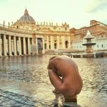 Marisa Papen nue à Rome
