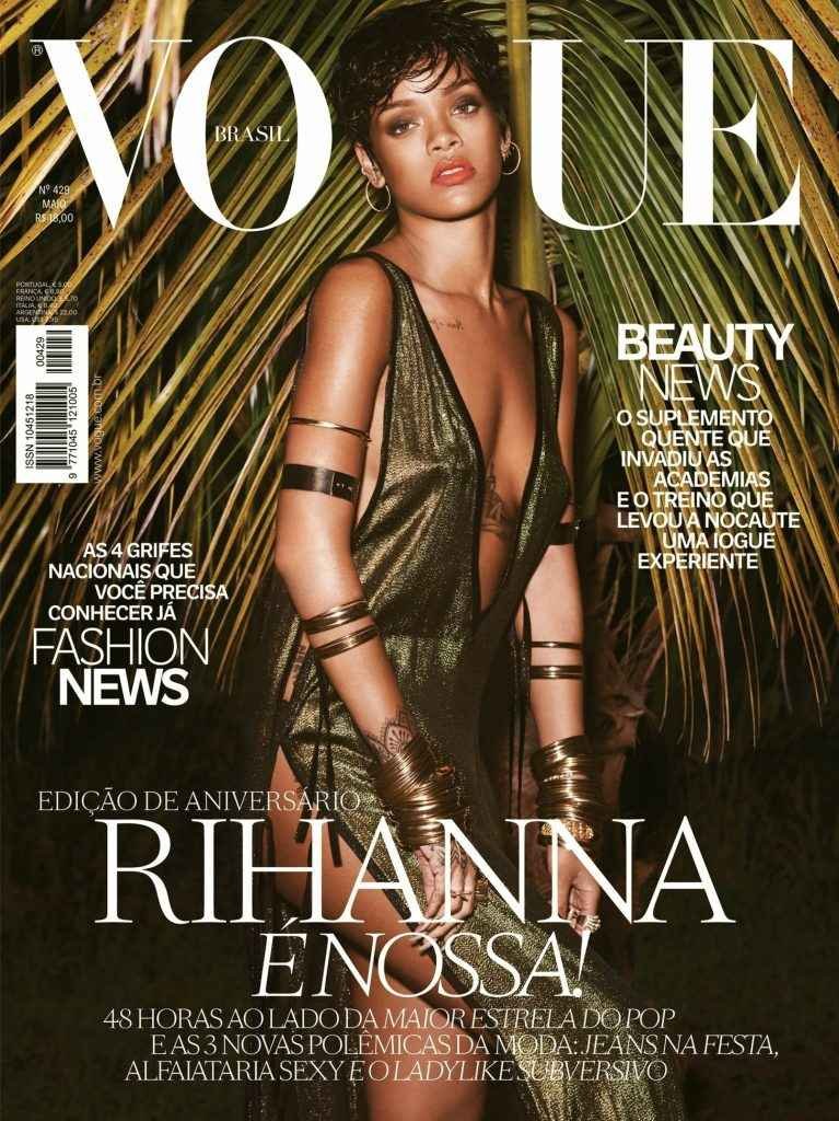 Rihanna seins nus lors d'un photoshoot pour Vogue