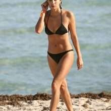 Bianca Peters en bikini à Soho Beach