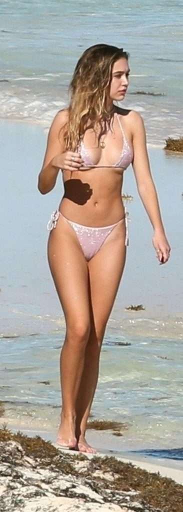 Delilah Belle Hamlin dans un petit bikini au Mexique