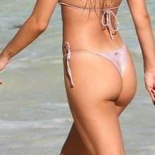 Delilah Belle Hamlin dans un petit bikini au Mexique