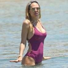 Ilary Blasi en maillot de bain à Mykonos