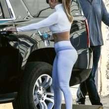 Jennifer Lopez se balade en collants à Miami