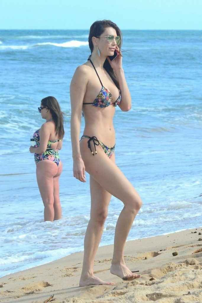 Julia Pereira en bikini à Bahia