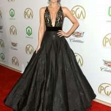 Kate Beckinsale ouvre un large décolleté aux "Producer Guild Awards"