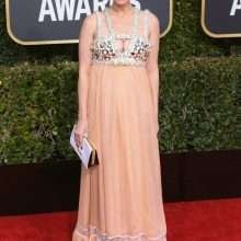 Kate Mara ouvre le décolleté aux 76eme Golden Globes