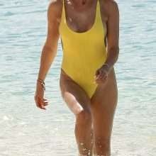 Lizzie Cundy en maillot de bain à La Barbade