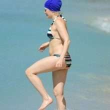 Meredith Ostrom en bikini à La Barbade