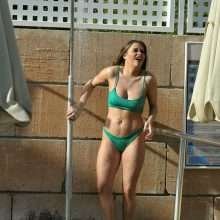 Rhianne Saxby en bikini en Espagne