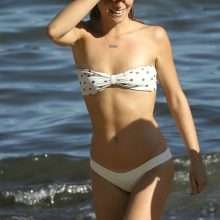 Sailor Brinkley Cook toujours en bikini à Sydney