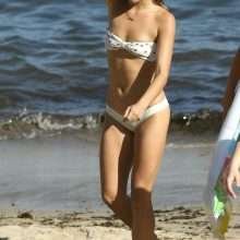 Sailor Brinkley Cook toujours en bikini à Sydney
