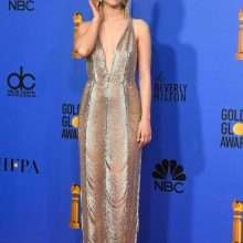 Saoirse Ronan ouvre le décolleté aux 76eme Golden Globes
