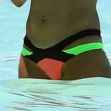 Una Healy en bikini à L'ile Maurice