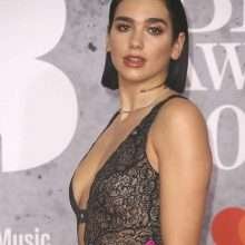Dua Lipa ouvre le décolleté aux Brit Awards 2019