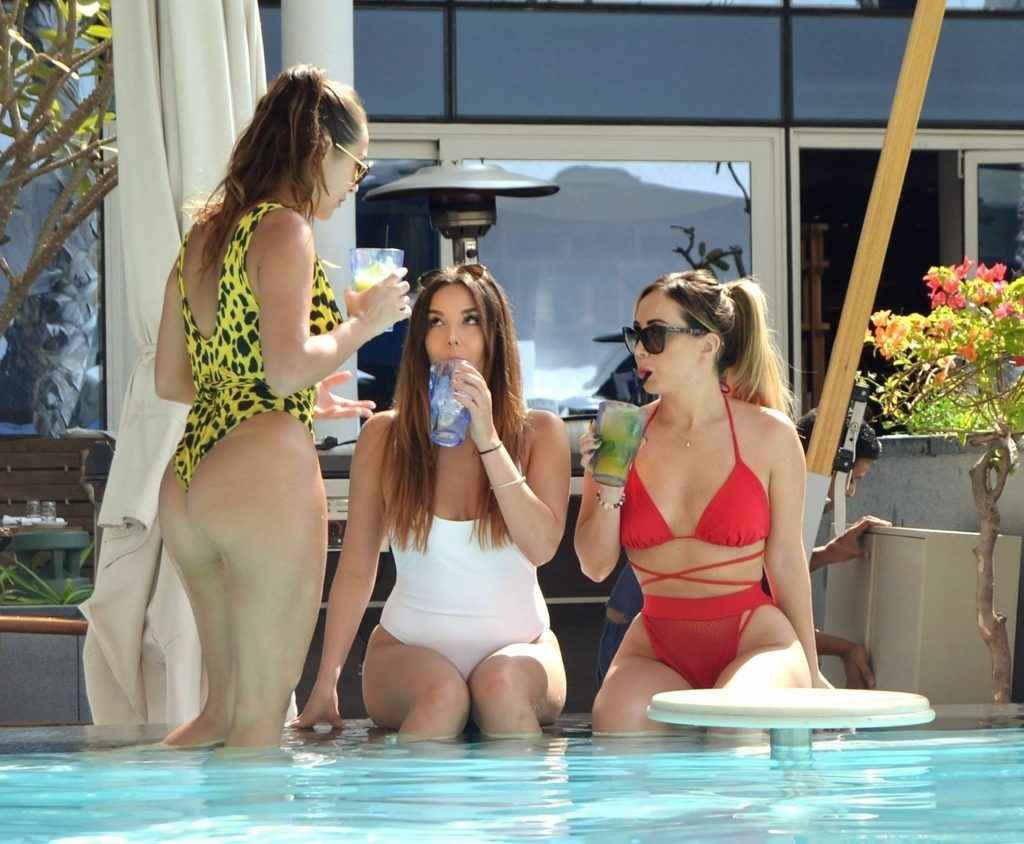 Lauryn, Chloe et Amelia Goodman en bikini à Dubaï