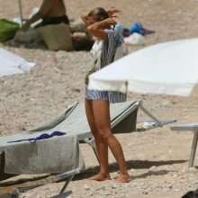Martina Colombari en bikini à Ibiza