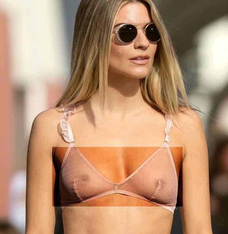 Rachel McCord seins nus par transparence à Los Angeles