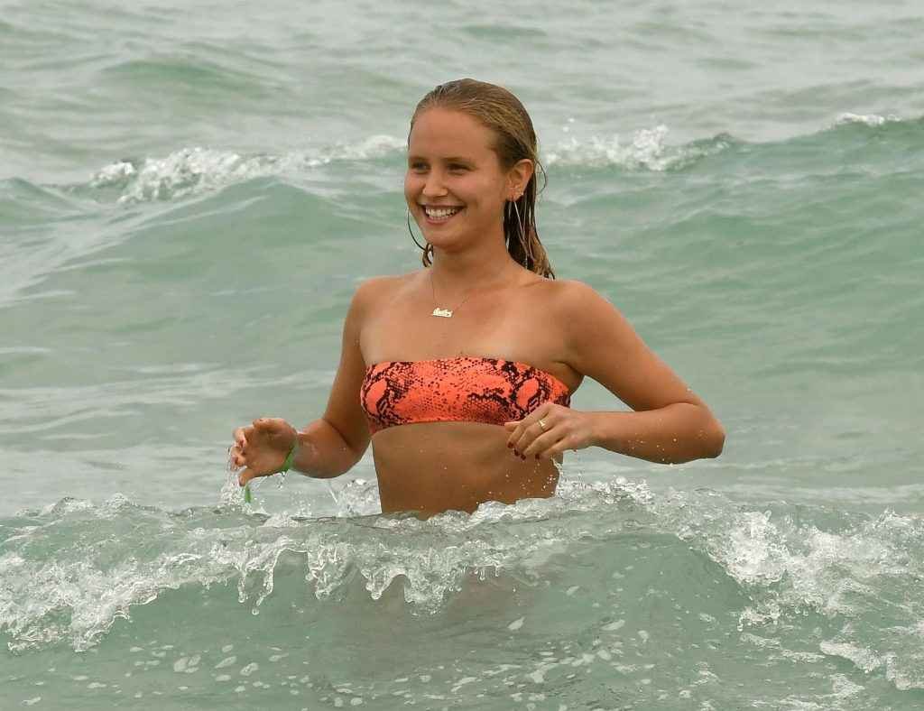 Sailor Brinkley Cook en bikini à Miami