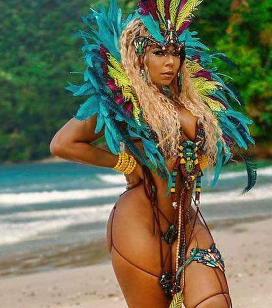 Ashanti exhibe ses charmes lors du carnaval de Trinité et Tobago
