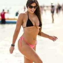 Claudia Romani en bikini à South Beach