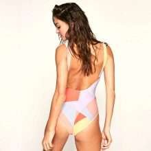 Gabrielle Caunesil pose en lingerie transparente