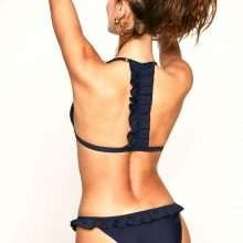 Gabrielle Caunesil pose en lingerie transparente
