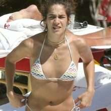 Isabel Pakzad en bikini à Miami