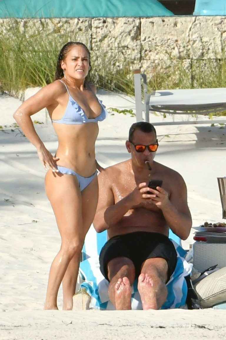 Jennifer Lopez en bikini aux Bahamas