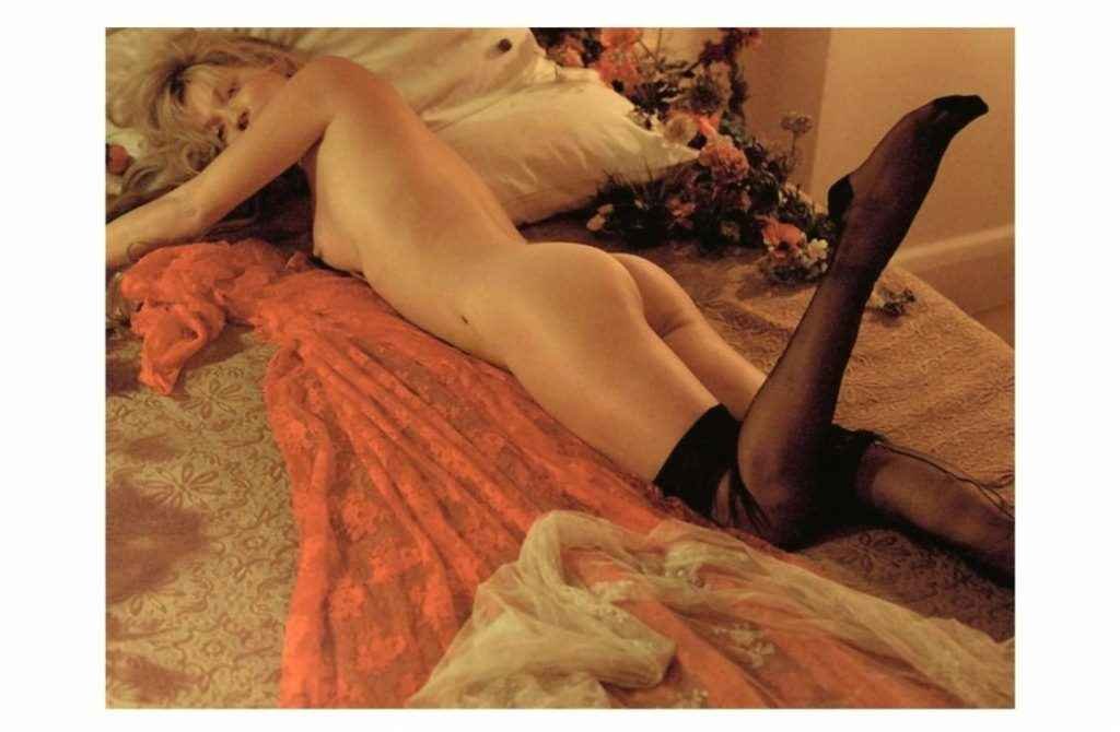 Kate Moss nue dans BeCool
