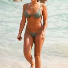 Noni Janur en bikini à Bondi Beach