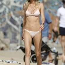 Storm Keating en bikini à Bondi Beach