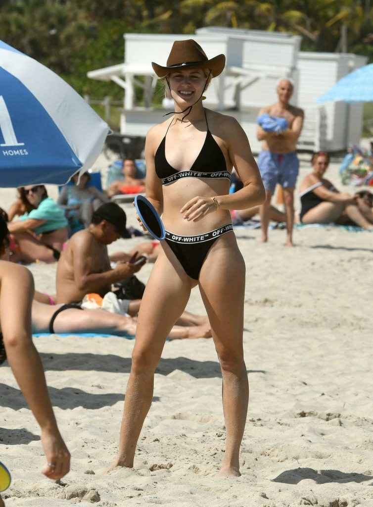 Eugénie Bouchard en bikini à Miami