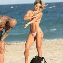 Michelle Lewin en bikini à Miami Beach