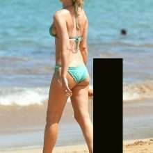 Paige Butcher en bikini à Maui