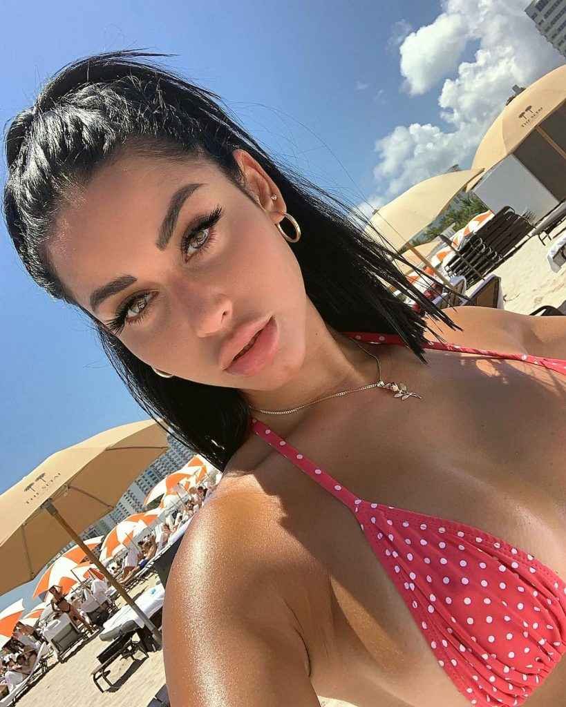 Stephanie Rao en bikini à Miami Beach