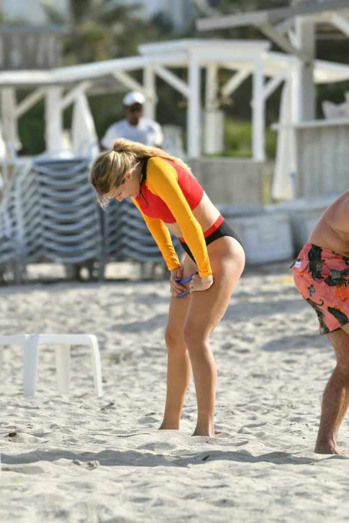 Eugénie Bouchard fait son fitness sur une plage de Miami