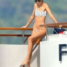 Kendall Jenner en bikini à Monaco