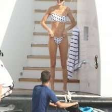 Kendall Jenner en bikini à Monaco