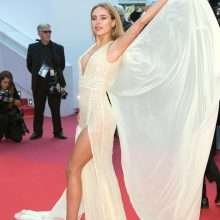 Kimberley Garner dans une robe fendue au 72eme Festival de Cannes