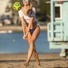 Rachel McCord en bikini à Los Angeles