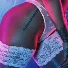 Rihanna pose en petite culotte et soutien-gorge