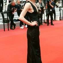 Valérie Pachner exhibe son décolleté lors du 72eme Festival de Cannes