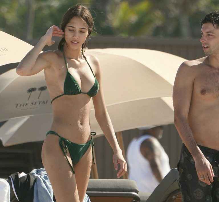 Yasmin Wijnaldum en bikini à Miami Beach