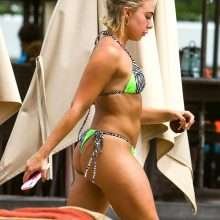 Gabby Allen toujours en bikini à La Barbade