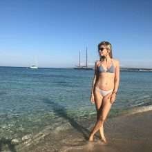 Isabel Vollmer en bikini à Formentera